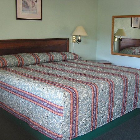 American Inn Motel Many Экстерьер фото